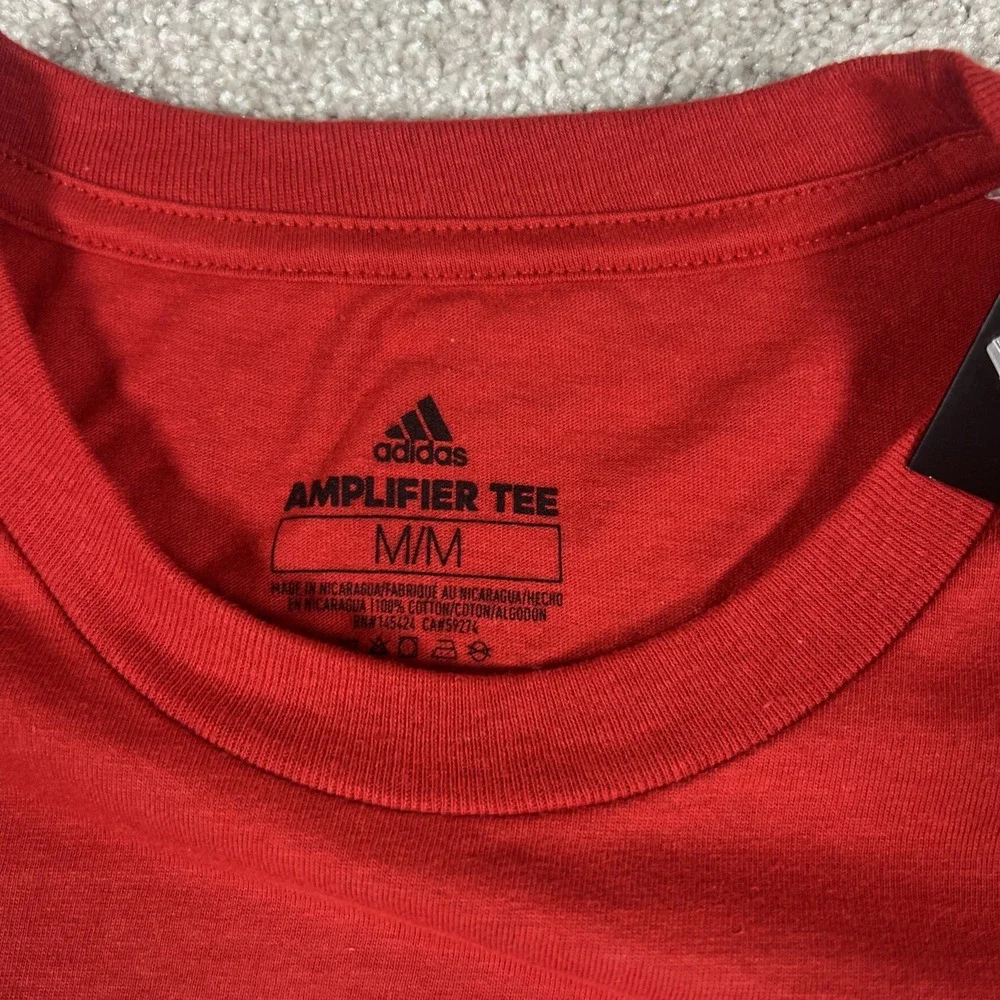 Adidas Kansas Jayhawks Softball Amplifier Tee‎ Mens Medium Red NCAA T-Shirt NEW